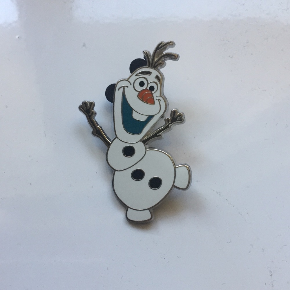 Authentic Disney Olaf pin